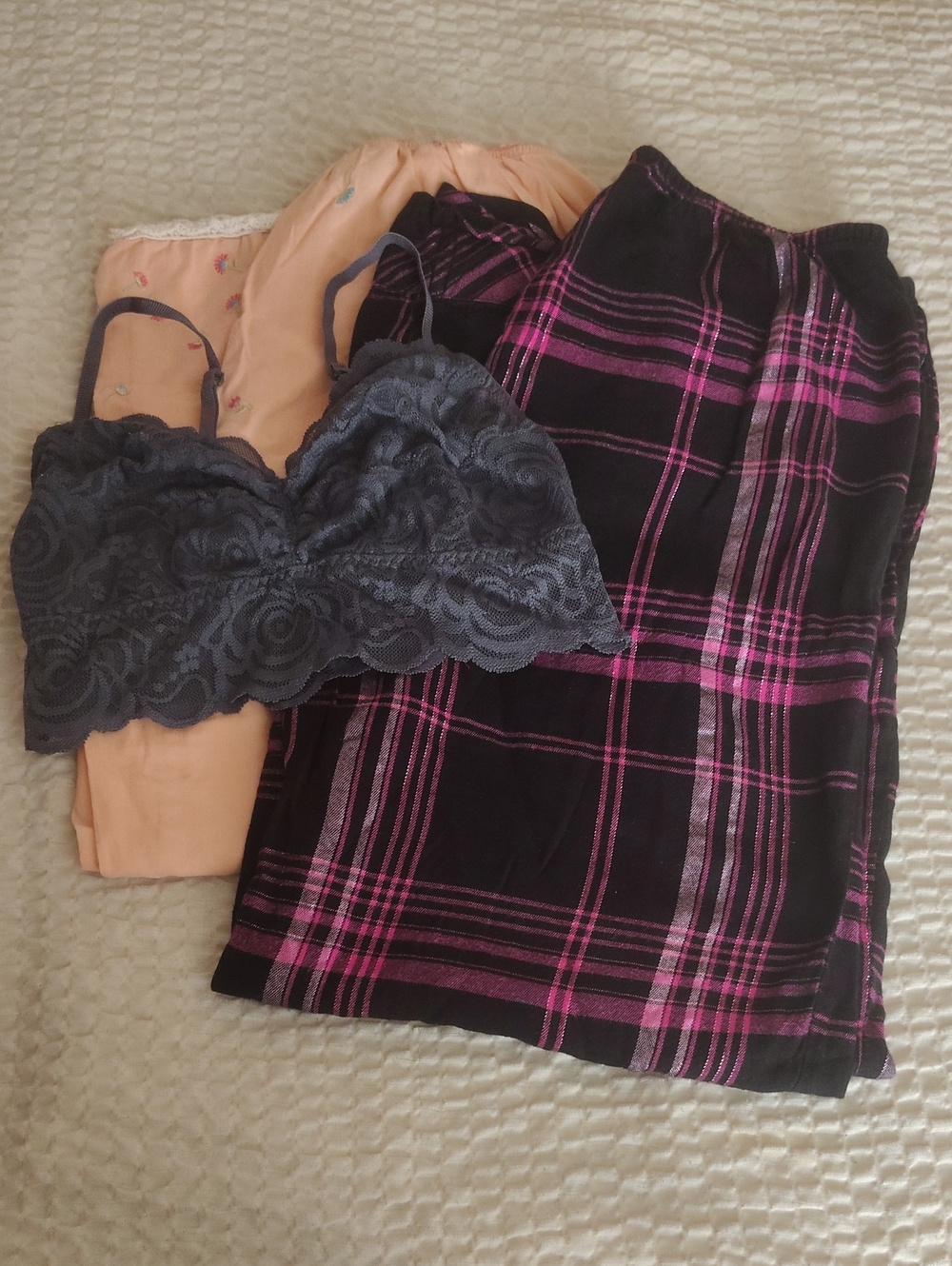 Victoria's Secret Lot 2 PJ Pants Size XS & Gray Lace Bralette Size Y2K